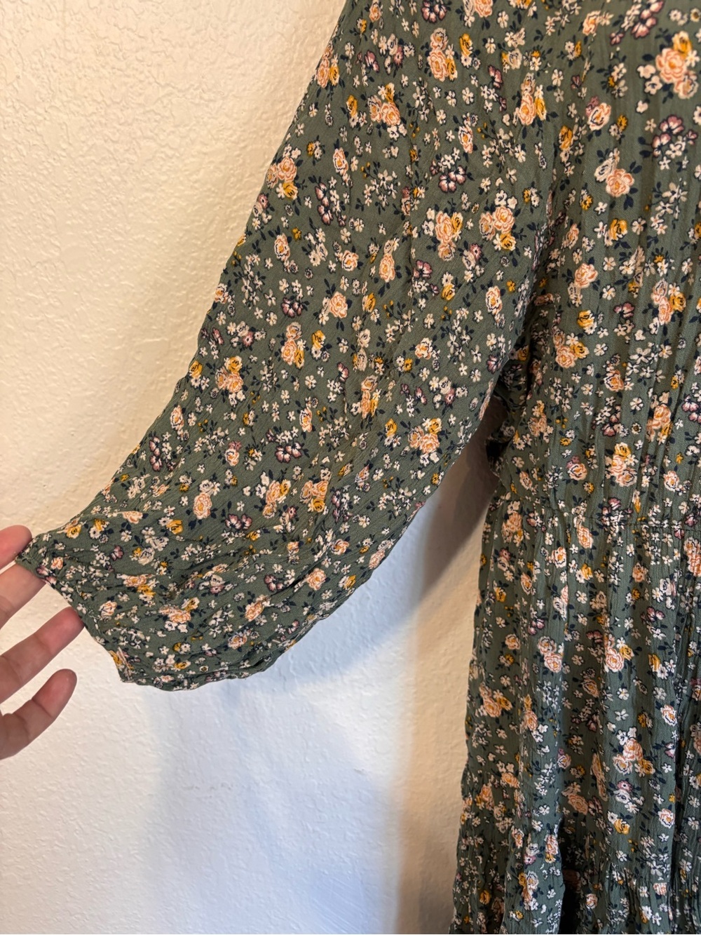 Gigio USA Floral Wrap Midi Dress Large - Picture 5 of 7